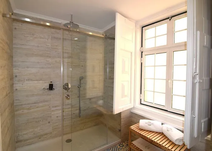 Lx Flowers ליסבון